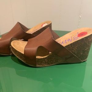 Cork Wedge Blowfish